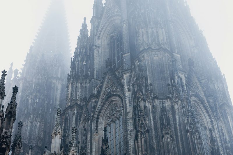 Kölner Dom und Hohenzollernbrücke am Rhein